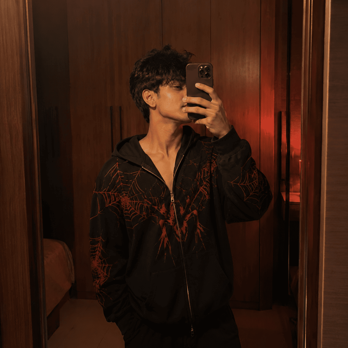Viral Spiderman Dress Prompt: Generate AI Costume Photos